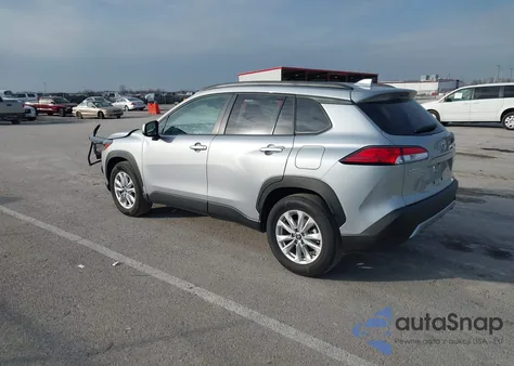 2024 Toyota Corolla Cross Le z USA, uszkodzony, nr VIN 7MUBAABG9RV088617